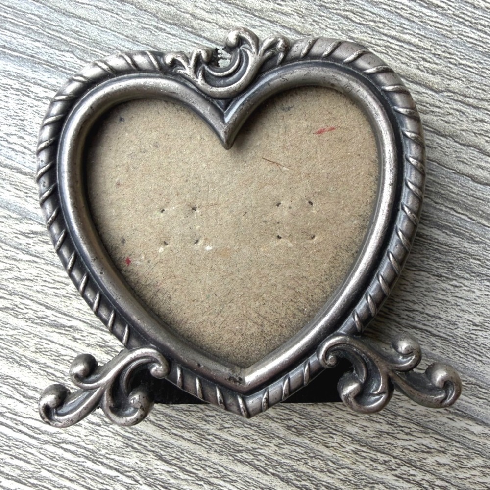 Vintage Heart Picture Frame Ornate Pewter Silver Tone Mini Desktop Easel Back